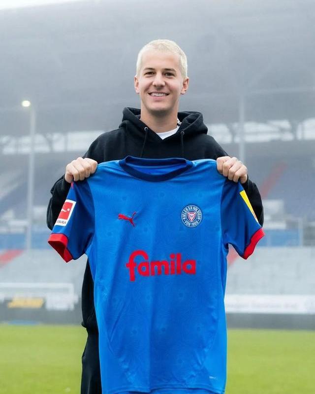 爱游戏官方入口-沃尔夫斯堡新援表现出色，帮助球队获得胜利