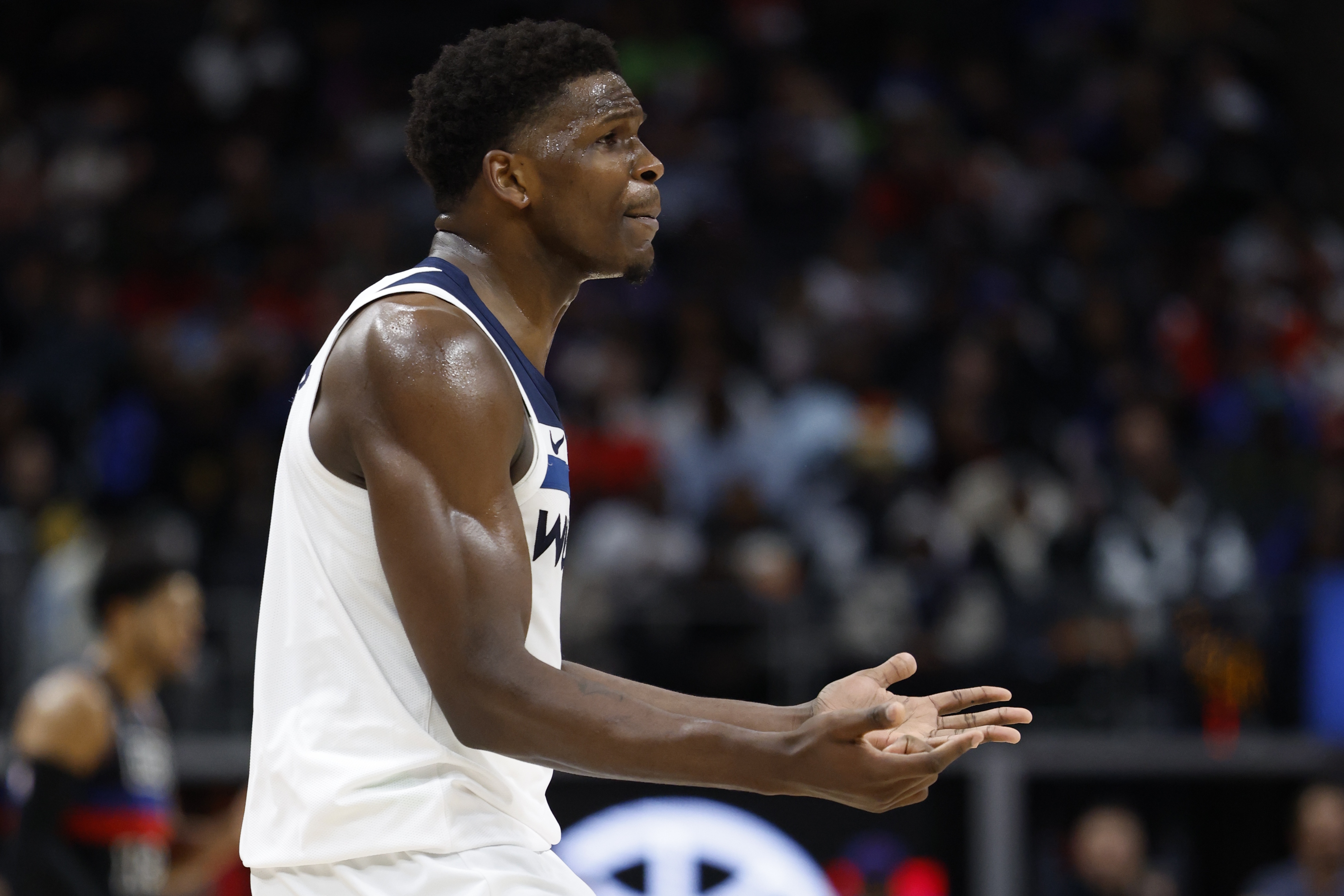 火箭队球员受伤将缺席下一场比赛