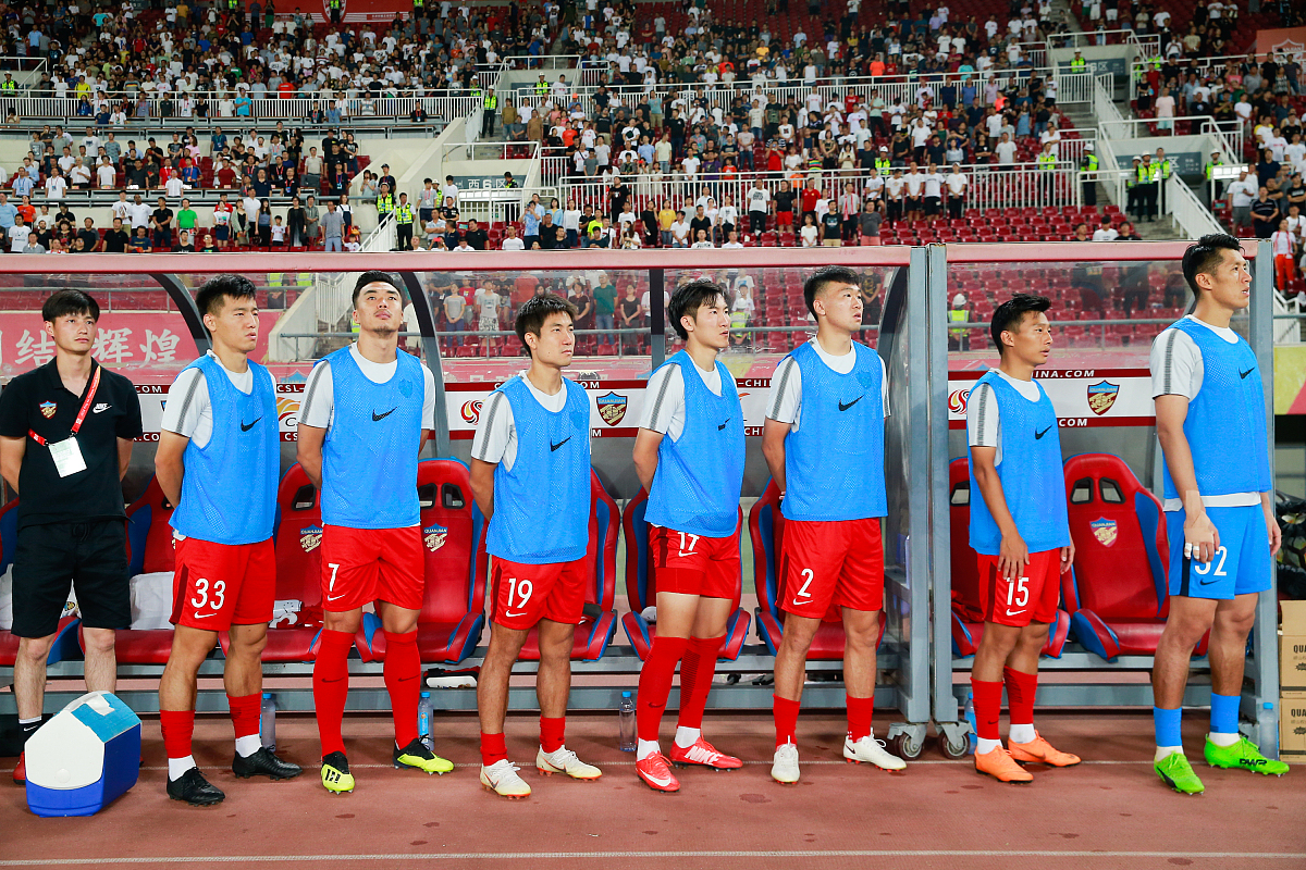 球队实力逐渐回暖，取得胜利让球迷振奋的简单介绍