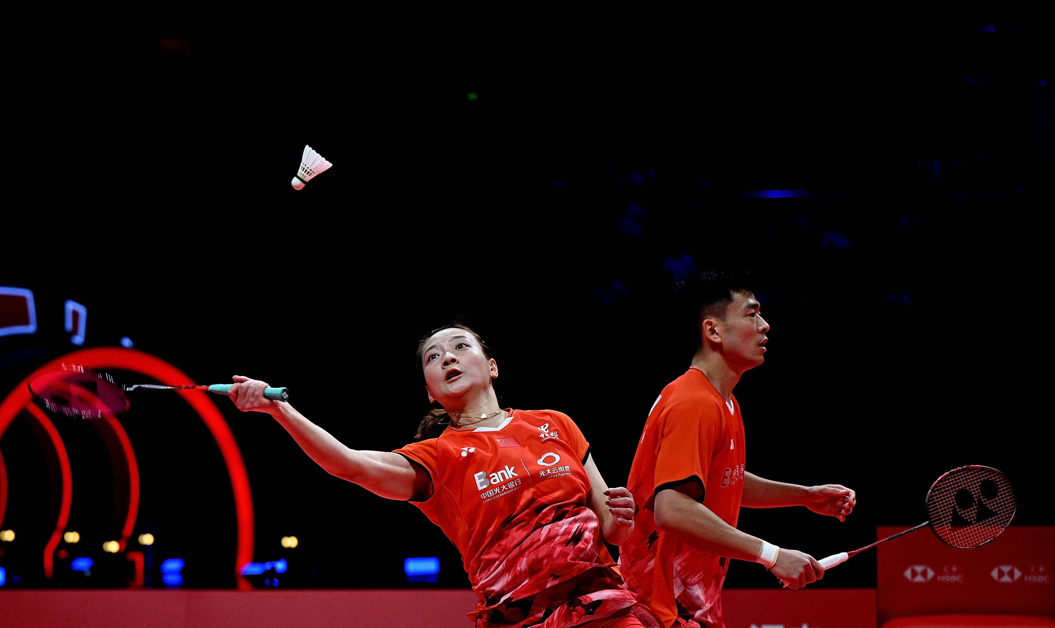 羽毛球女子单打半决赛紧张对决