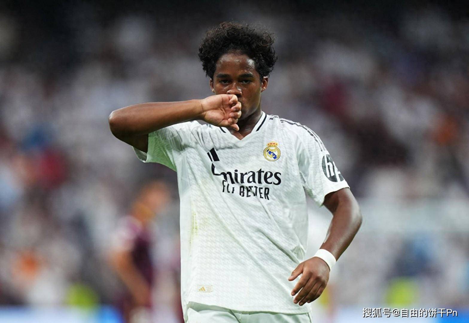 包含佛罗伦萨青训球员崭露头角，备战首发争取胜利的词条