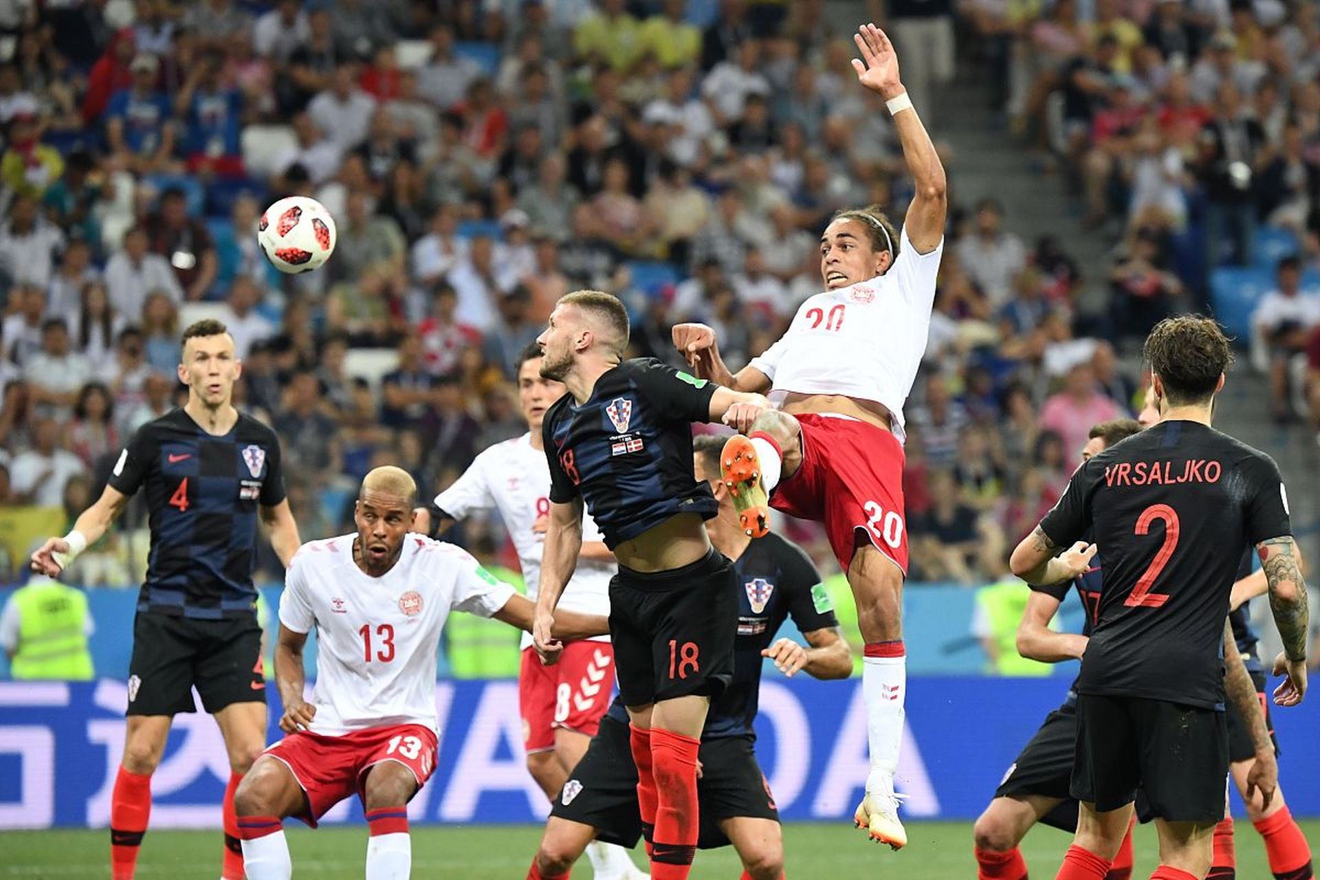 波兰客场胜斯洛文尼亚，欧预赛晋级形势稍有起色的简单介绍