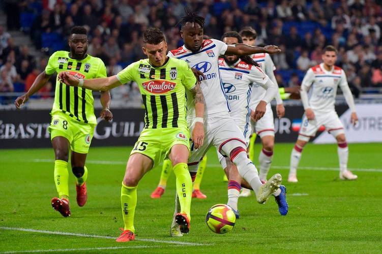 爱游戏官网入口-昂热客场落败，保级形势岌岌可危