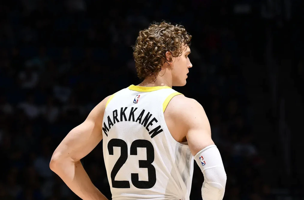 包含大举参加全球战事，球队重整旗鼓矢志赢得胜利的词条