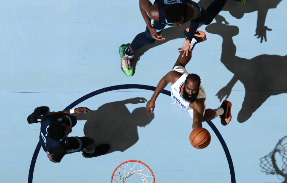 爱游戏官方入口-纪录破碎再生，球星带队豪取十连胜