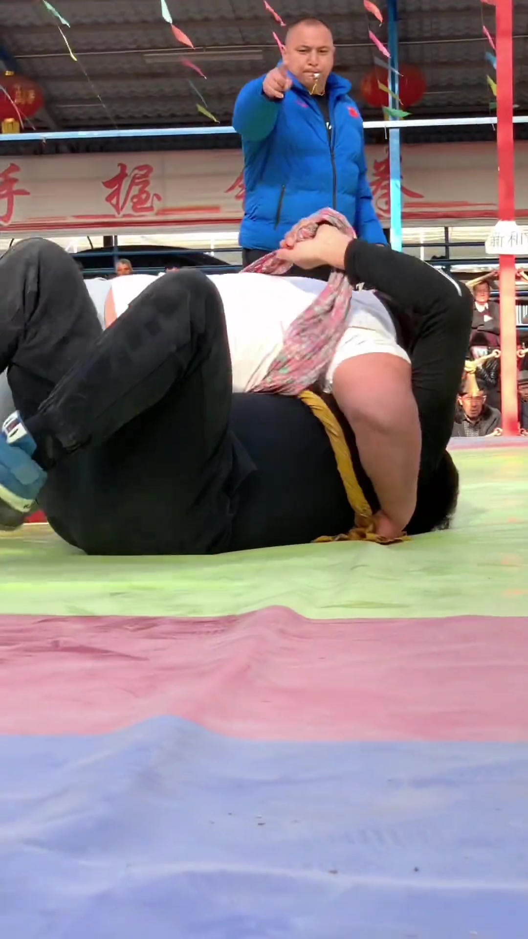 摔跤比赛结果揭晓：选手体能实力过人的简单介绍