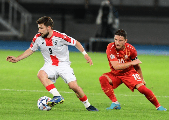 爱游戏官方入口-希腊队击败摩尔多瓦，稳固领先地位