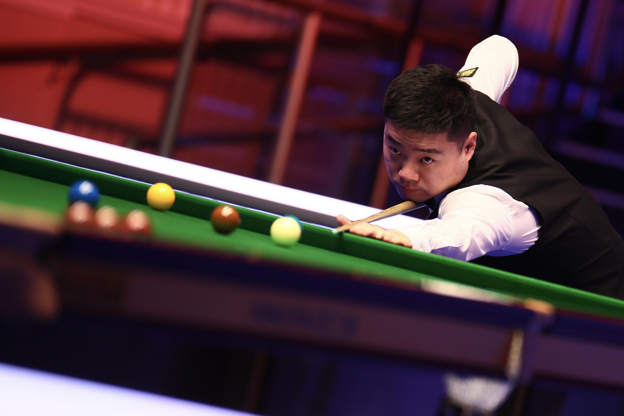 爱游戏中国官网-利物浦双杀波尔图，步步为营