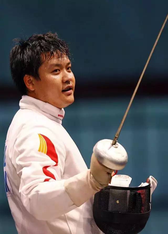 爱游戏app-比利时击剑选手冲击冠军，全力以赴