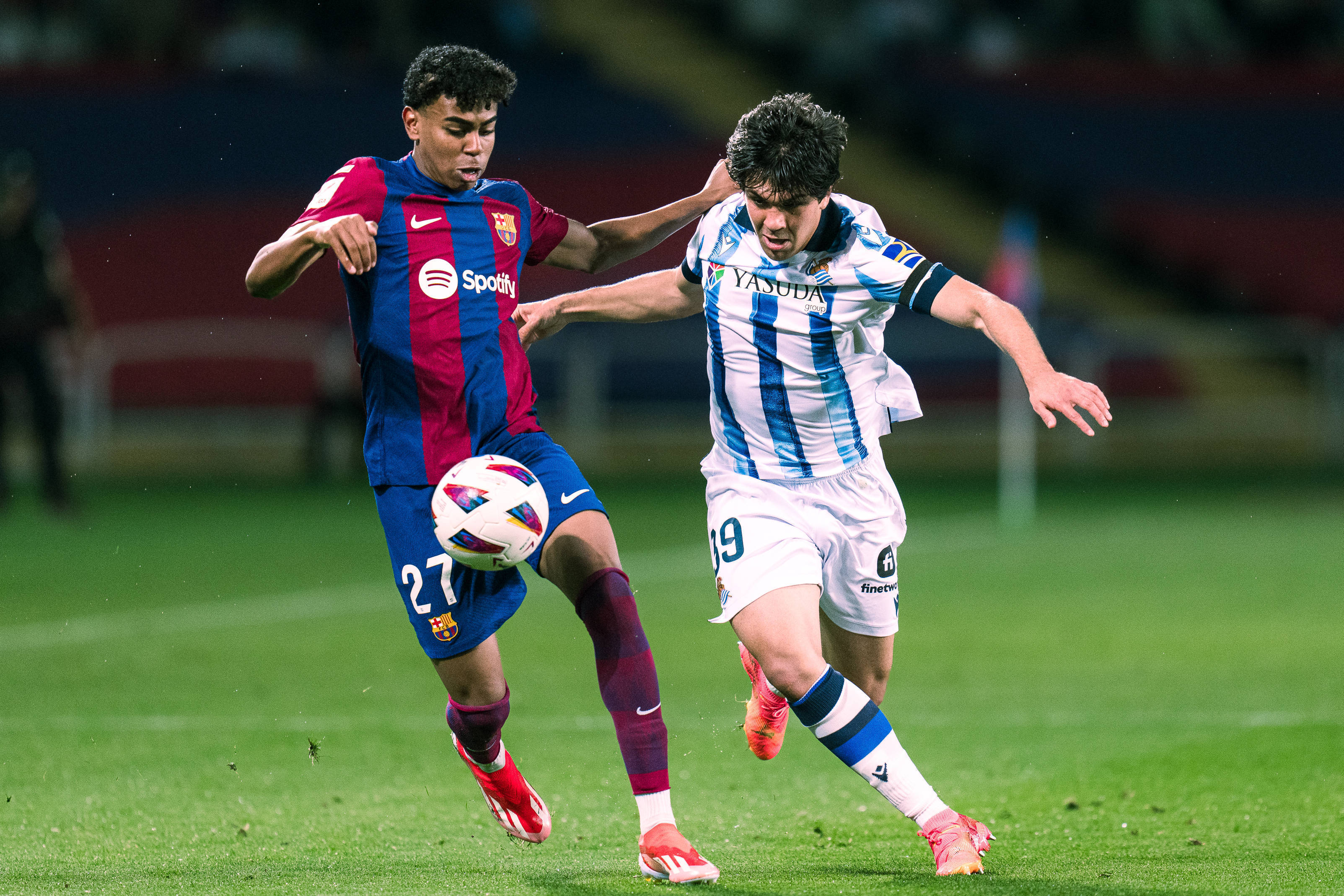 爱游戏官网-佛罗伦萨逆转胜出，让球迷欢呼不已