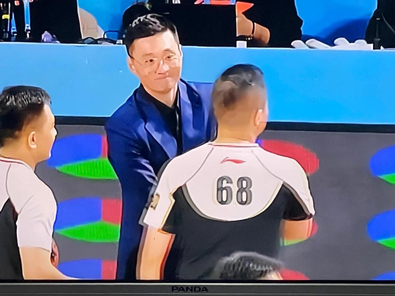 爱游戏在线-新疆男篮再次击败对手，完美表现