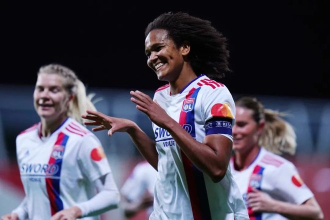 里昂客场告捷,小组战绩逐渐走高 里昂客场告捷,小组战绩逐渐走高