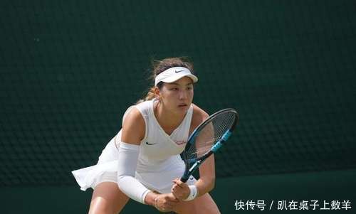 关于火爆的足球赛场上，女选手由劲爆表现的信息