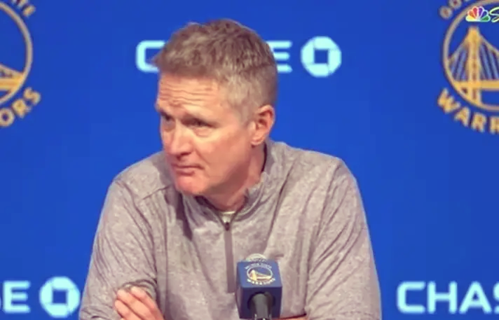 关于超级球星突然缺席，传闻恋情困扰的信息