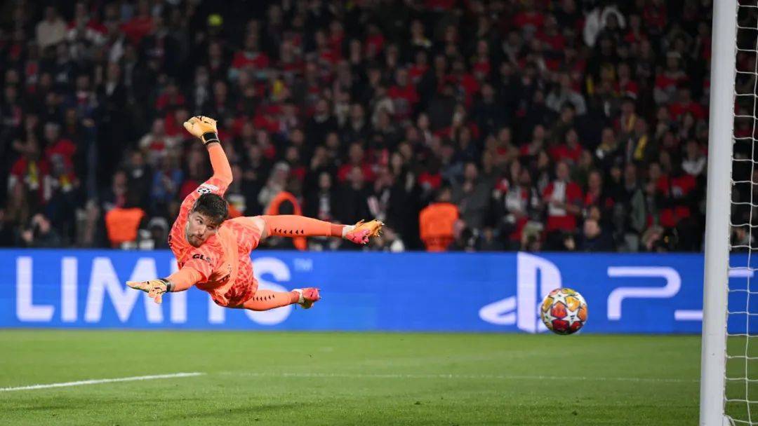 多特蒙德后防出现漏洞，需加强整改的简单介绍