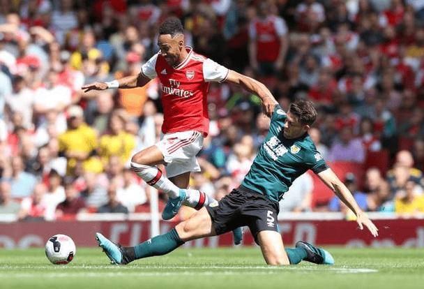 包含意甲豪门热那亚主场告捷，继续保持不败战绩的词条