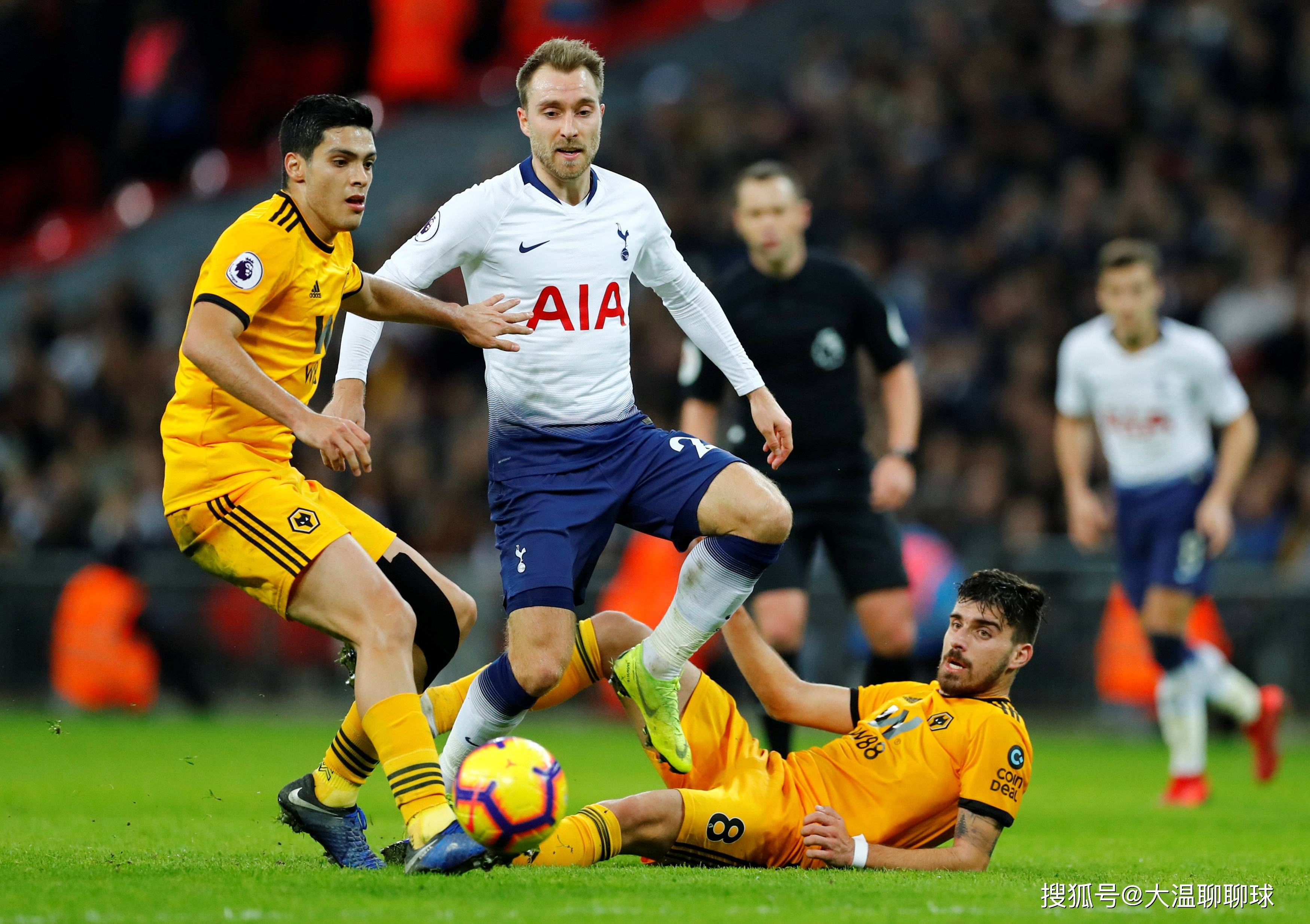 狼队主场大胜伯恩茅斯，取得一场胜利结束颓势