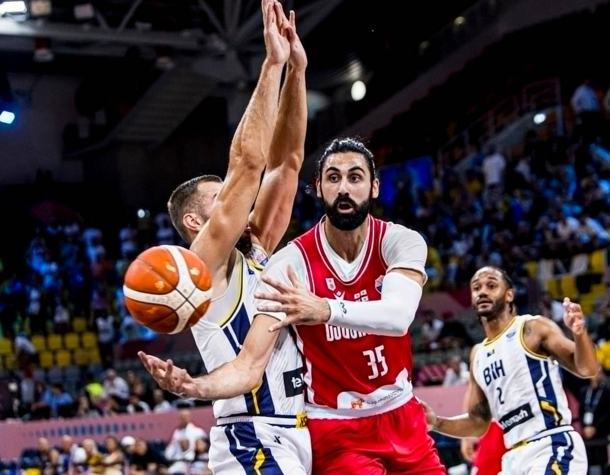 爱游戏官网-高强度的比赛中，球员们展现出色表现的简单介绍