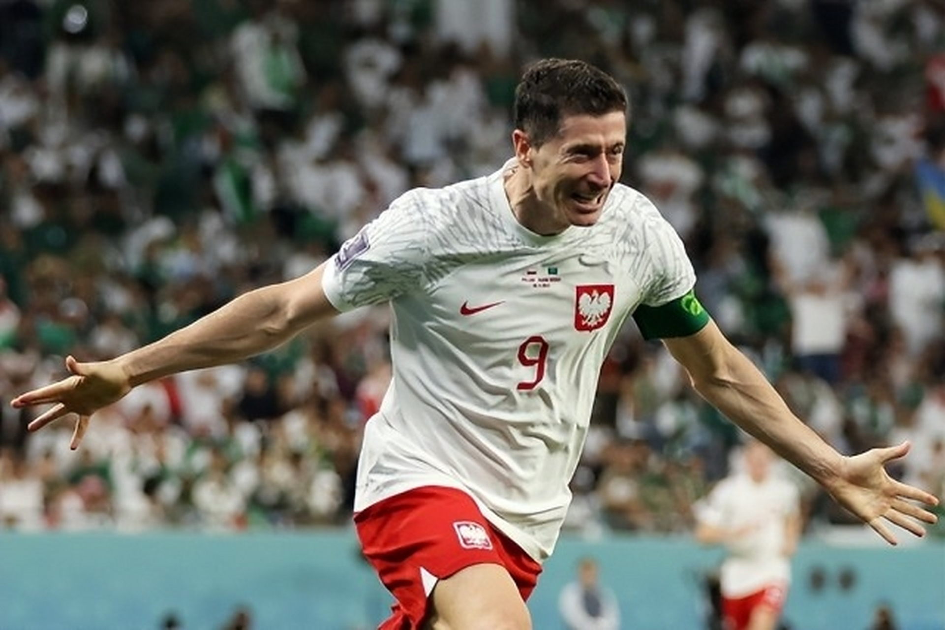 荷兰国家队球员莱万多夫斯基表现抢眼的简单介绍