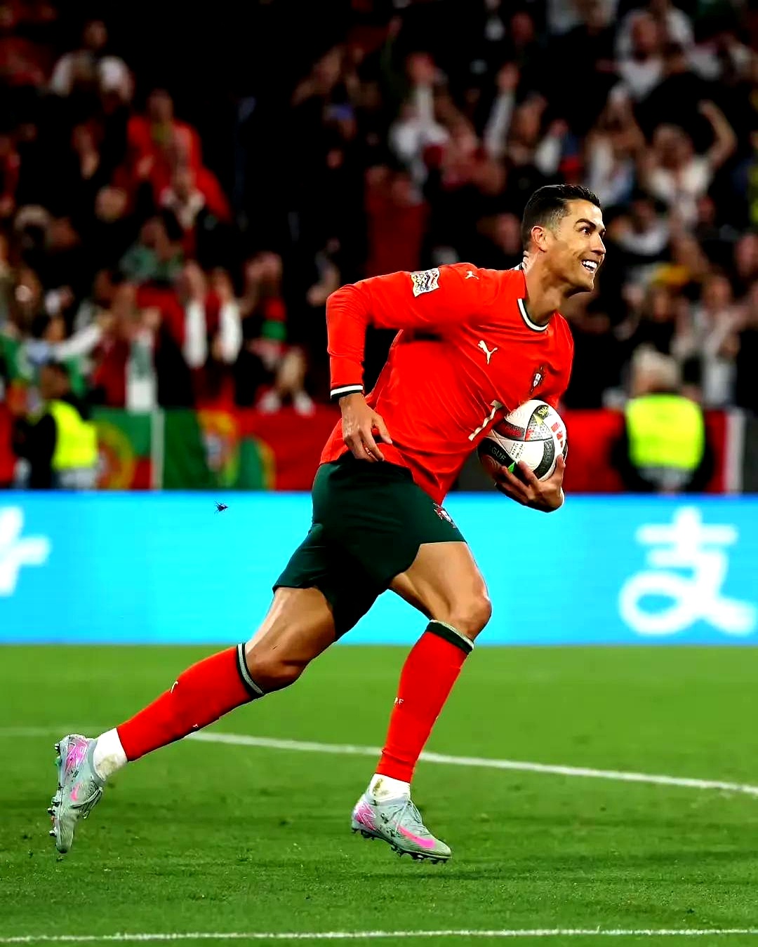 爱游戏网页版-葡萄牙队在欧预赛中取得惊险胜利