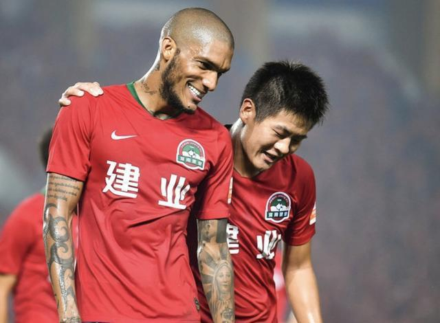 爱游戏官网-鲁能老将大爆发，连场破门！