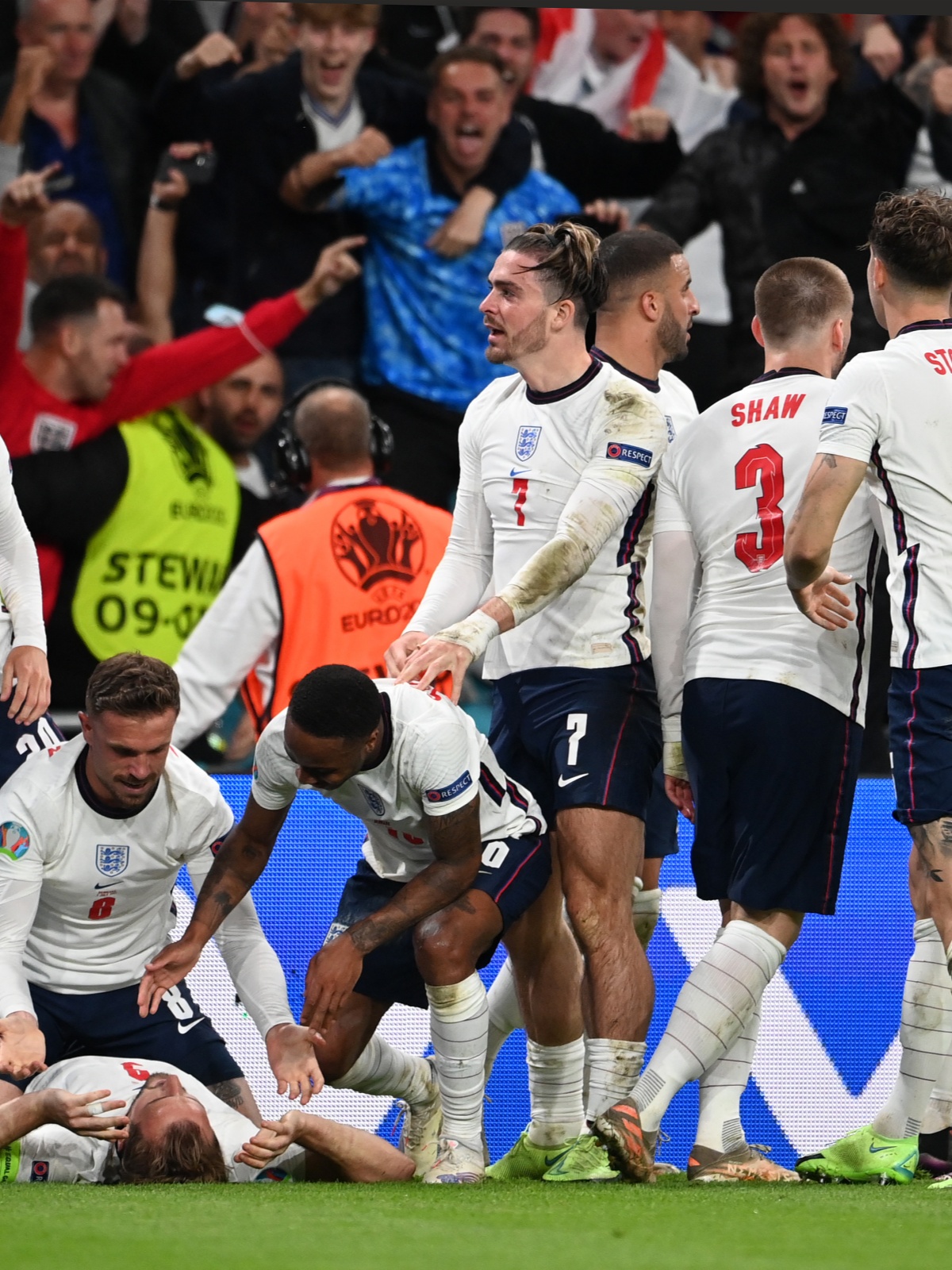 英格兰客场大胜荷兰，晋级欧洲国家联赛的简单介绍