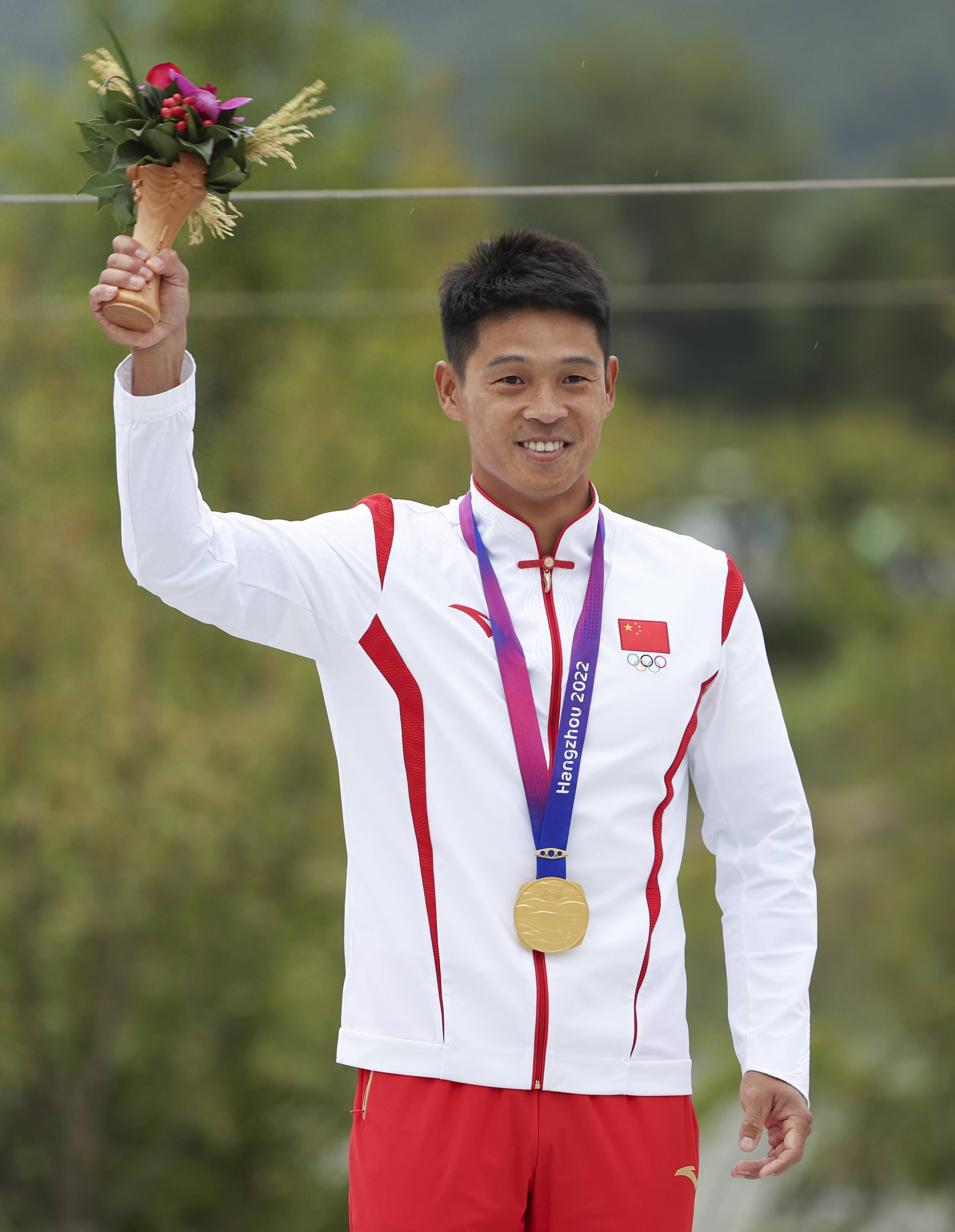 爱游戏中国官网-包含皮划艇比赛中，中国选手稳操胜券，夺冠在望的词条