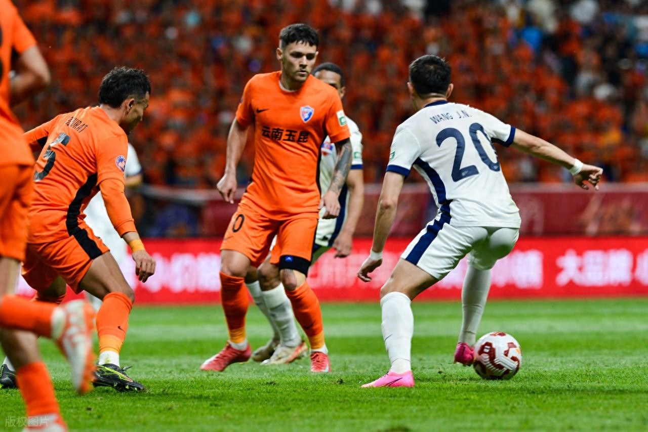 爱游戏官网-短暂休息后，球队备战下一轮比赛的简单介绍