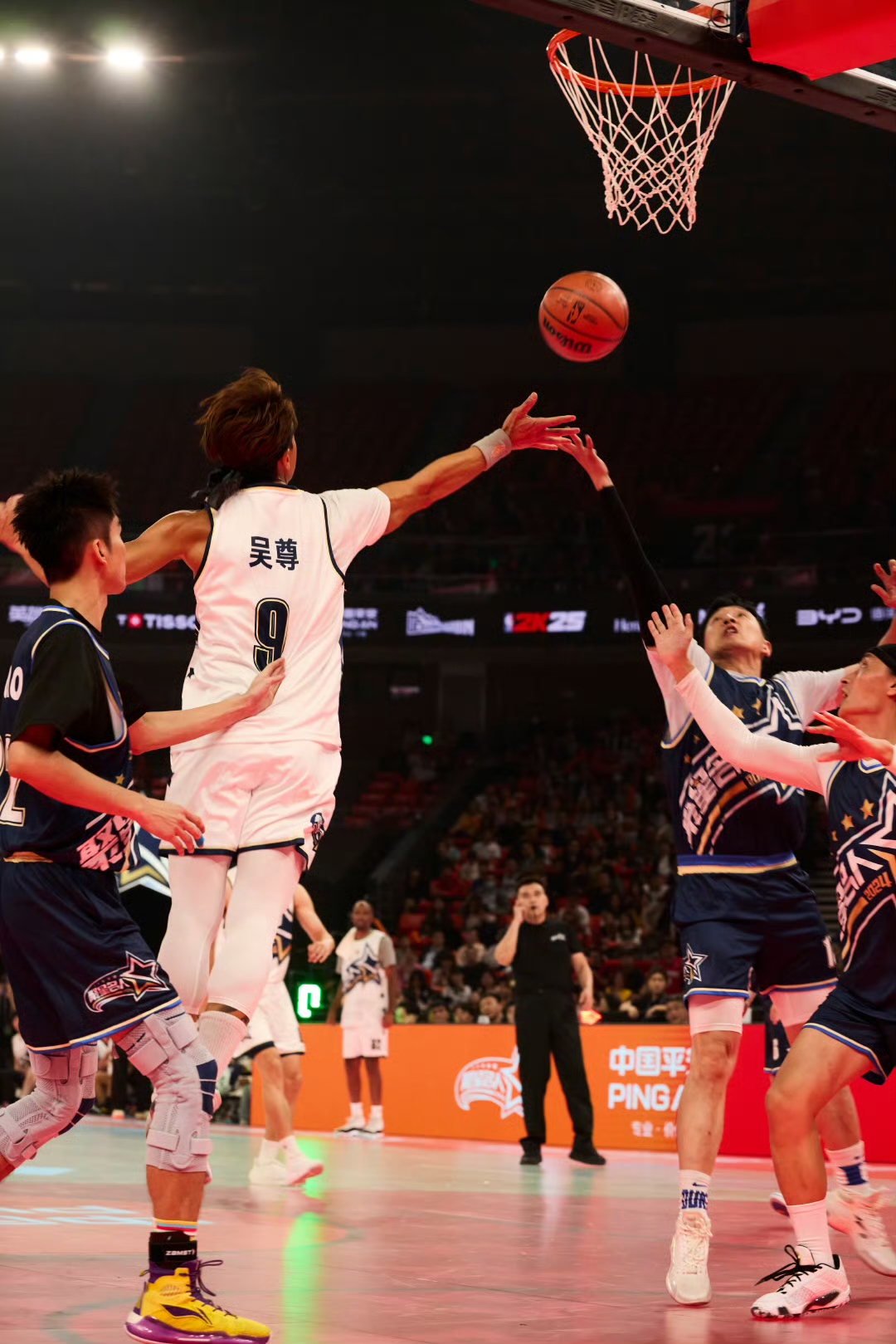 爱游戏登录入口-战将出征，体育场上汇聚顶级球员实力